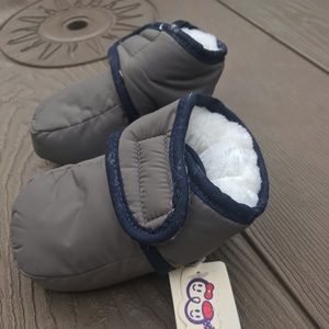 🛍 BRAND NEW Baby boots 6-12 months